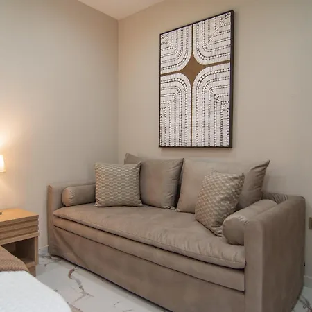 Tango Aparthotel 2*